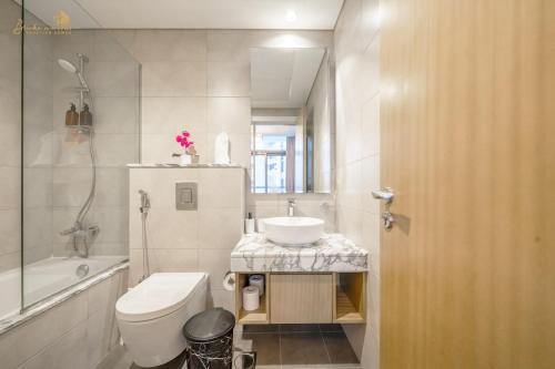 Ένα μπάνιο στο Serene Canal View 2Bhk 6 pax