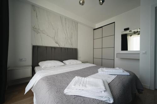 Stylish Apartment with Panoramic City View