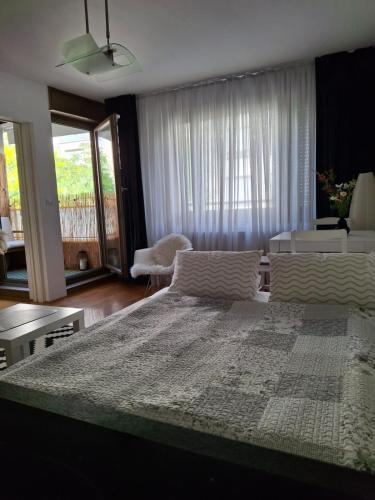 Noemi City Apartman