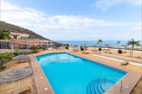 Premium Penthouse 105m2,bali bed,heated pool,Best Sunsets