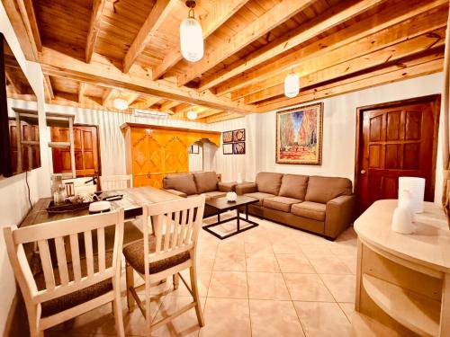 Posezení v ubytování Sangria-Luna Resort and Hotel