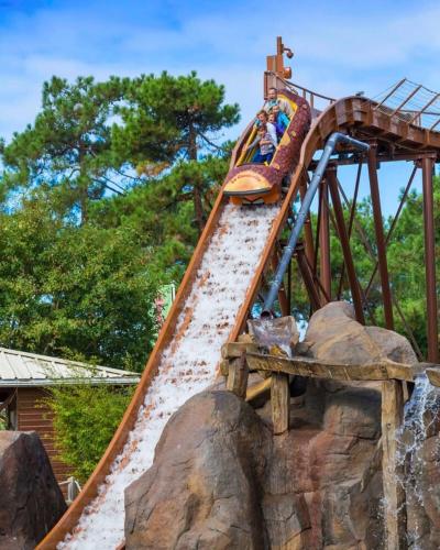 a roller coaster at the theme park at Cottage Prestige 641 in La Teste-de-Buch