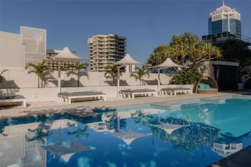 Bazén v ubytování Hilton Surfers Paradise Hotel & Residences nebo v jeho okolí