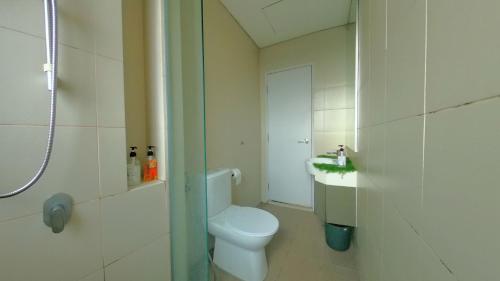 Bilik mandi di 2-9pax FAMILY SUITE, i-CITY, Shah Alam, Beside Theme Park, WIFI 50-55"TV