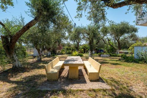 Κήπος έξω από το Garden View Apartment Poseidonas