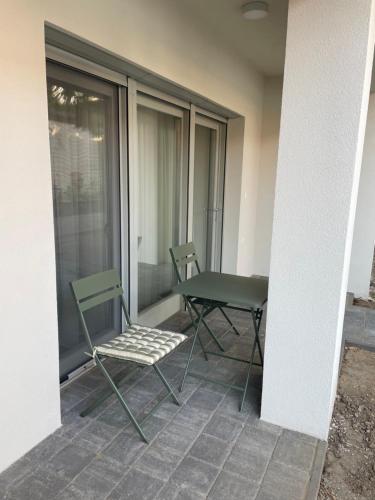 Jancsó Apartmanにあるバルコニーまたはテラス