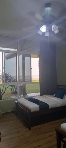 Papar Beachfront Viewにあるベッド