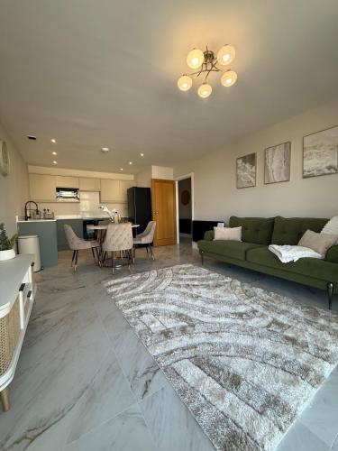 Elegant 1 Bed with free parking photo 5