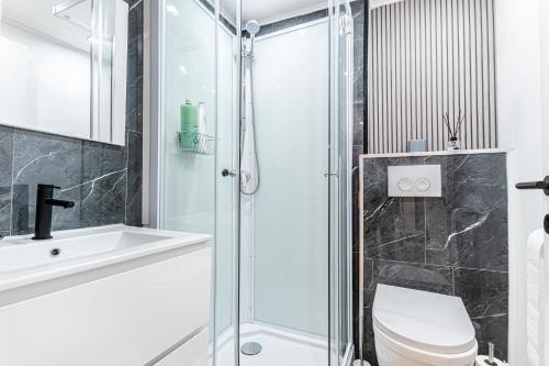 Ένα μπάνιο στο 6 Stylish & Comfortable Studios , Heart of Gent