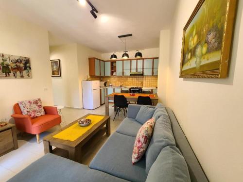 Bora's Apartment, Golem Beach