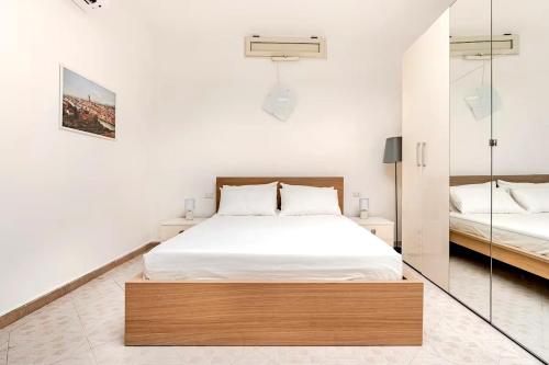 Heart of Florence Apartment