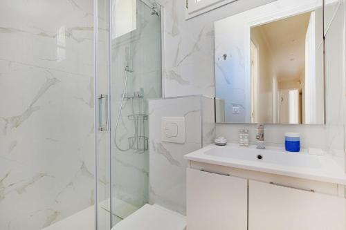 Modern Apartment - 2BD 4P - Louvre Marais