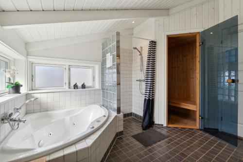 Koupelna v ubytování Flovt Beach Peace And Private Garden