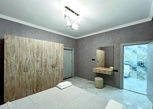 Phòng tắm tại Panorama Deluxe Gabala