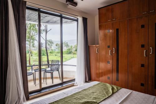 Postel nebo postele na pokoji v ubytování Casa Kalista Luxe 4BHK w Jacuzzi