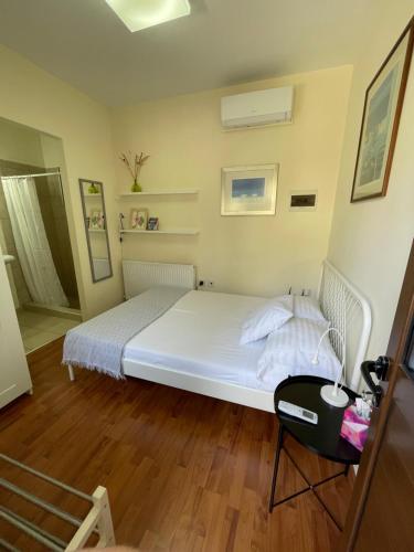 Yard room with private entrance