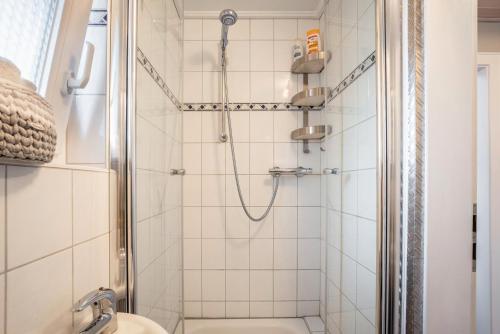 Bilik mandi di Ferienwohnung Dahmlos