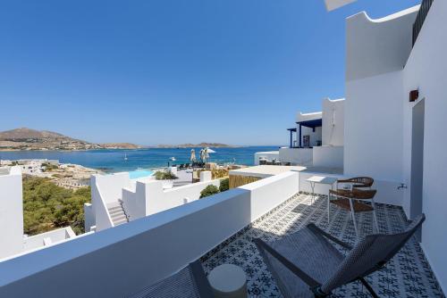 Azure Naousa photo 2