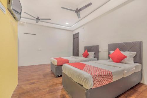 Gallery image of Super Hotel Ankitha Grand in Kondapur