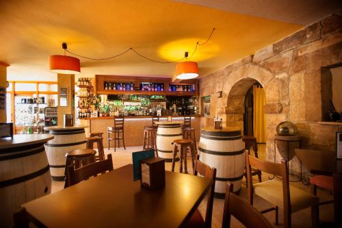 Ο χώρος του lounge ή του μπαρ στο Hotel El Refugio 3 estrellas