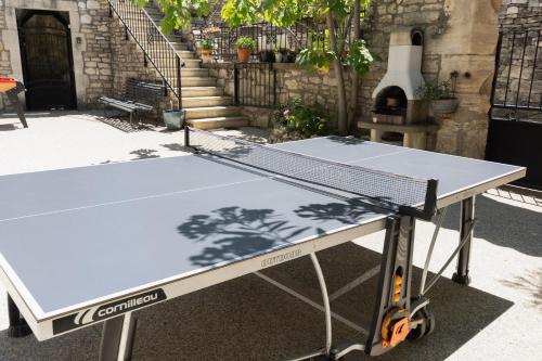 Stolní tenis v ubytování Chez Mémé De La Maréchale nebo okolí
