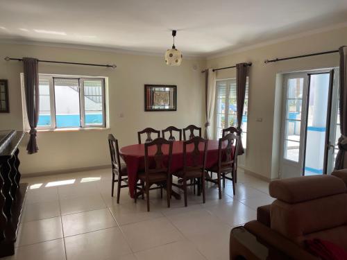Dorms & Doubles Guest House Peniche