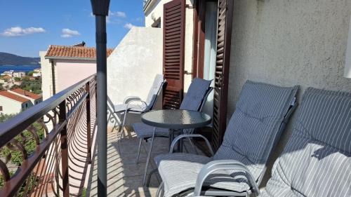 A apartment with balcony and the sea view