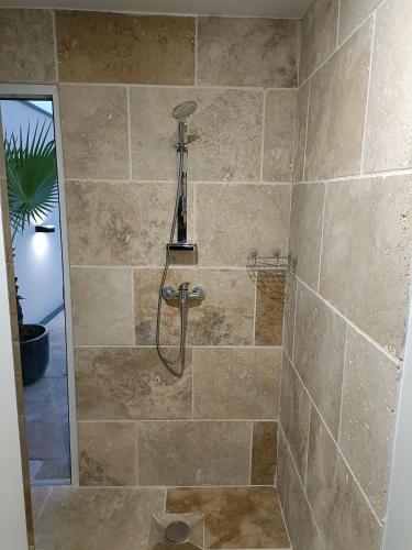 Bany a piscine privée studio