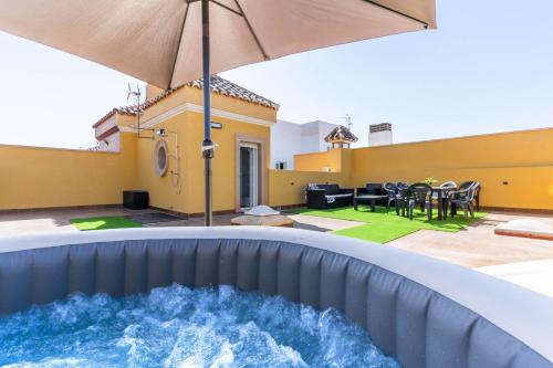 Bazén v ubytování Casa Zaidín Beach R&R nebo v jeho okolí