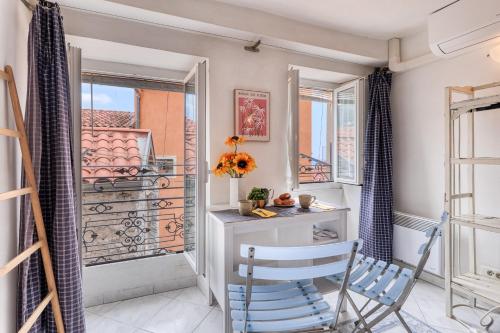 Old Castle Apartment - Happy Rentals