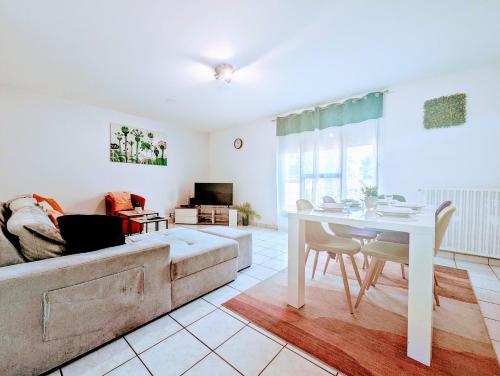 Budget spacious apart with terrace