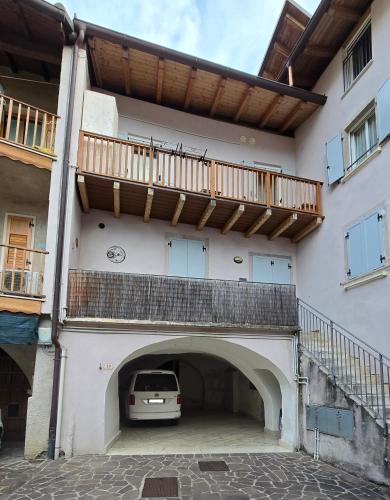 El edificio en el que está el departamento