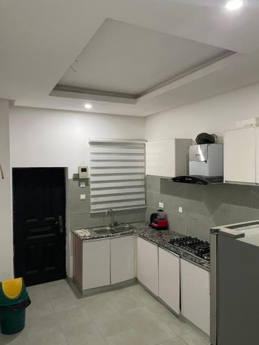 Una cocina o cocineta en 3 bedroom duplex Atlantic