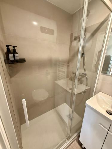 Ένα μπάνιο στο Appartement