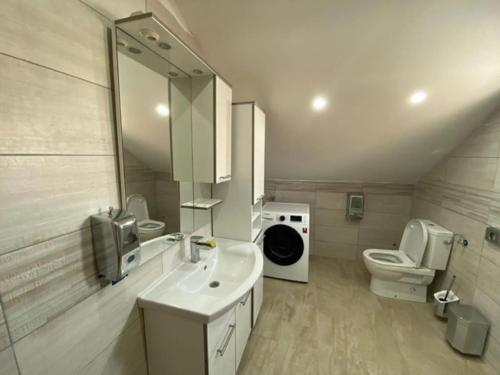 Phòng tắm tại Villa Bonaca