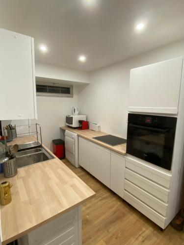 Grand 3p pieces au calme dans residence avec piscine, restaurant, tennis, climatisation