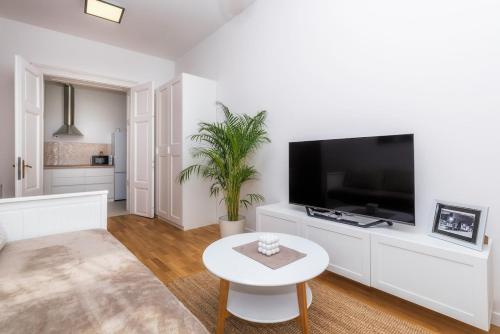 Piano Apartment