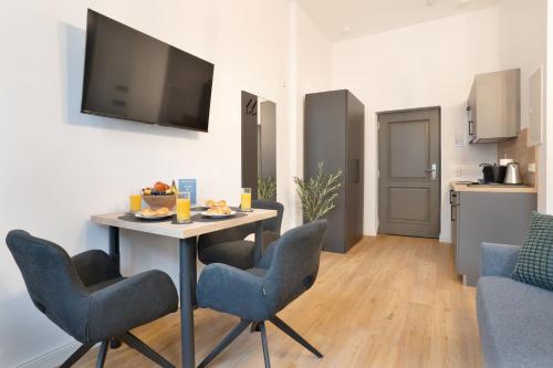 Η κουζίνα ή μικρή κουζίνα στο Zentrale Apartments I home2share