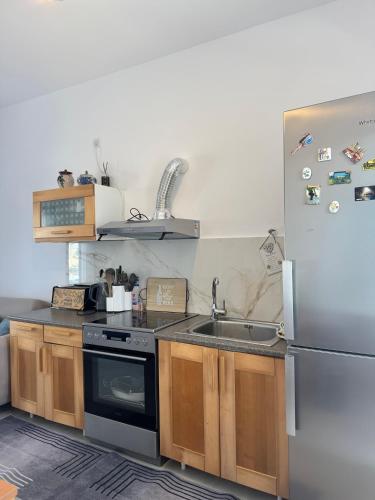Dapur atau dapur kecil di Lina's House