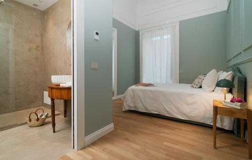 Chambre Double Deluxe - Vue Latérale sur Mer