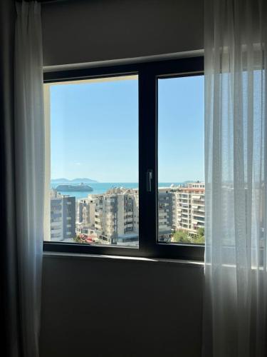Γενική θέα στη θάλασσα ή θέα στη θάλασσα από  αυτό το ξενοδοχείο διαμερισμάτων