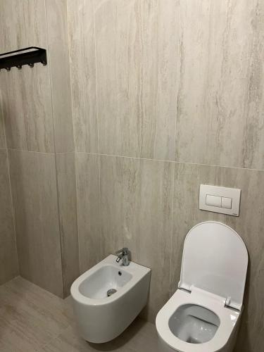 Ένα μπάνιο στο Emera Apartments