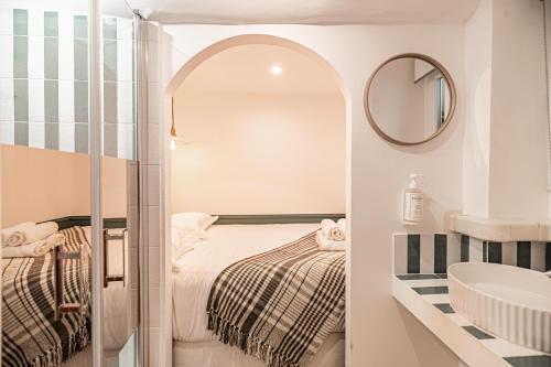 Two suites with AC in the heart of Old Nice, each with its own entrance