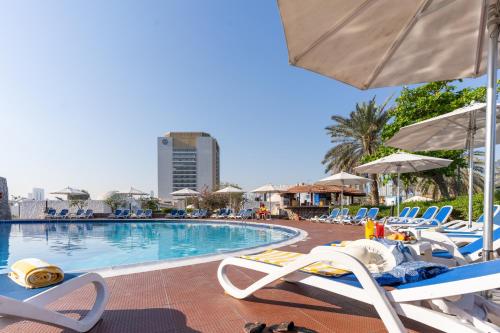 Bazén v ubytování Marbella Resort nebo v jeho okolí