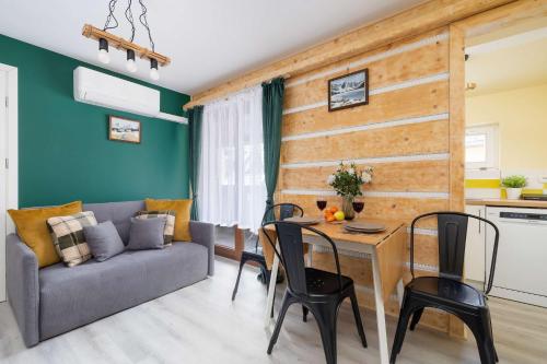 Apartment with Parking close to the Krupówki by Noclegi Renters