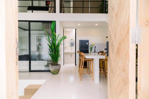 Et tv og/eller underholdning på Tropical Modern Studio Loft