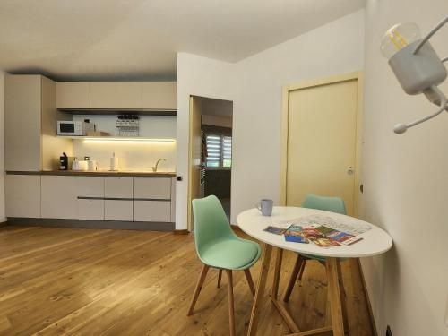 Η κουζίνα ή μικρή κουζίνα στο Bellavitalia - a cozy nest in the foothills of the Alps