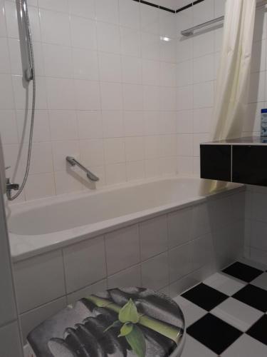 Bilik mandi di Appartement Denis
