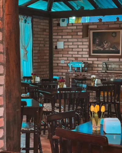 Restaurace v ubytování Pousada Parapuã