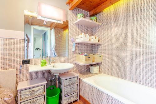 Luxury Villa with Swimming Pool in Rome